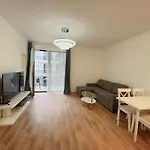 Oktogon Cabin With Balcony