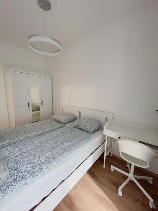 Oktogon With Balcony Apartment Budapest